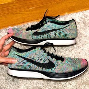 Men’s 10.5 Nike Flyknit Racer Multicolor 2.0 sneaker - excellent condition